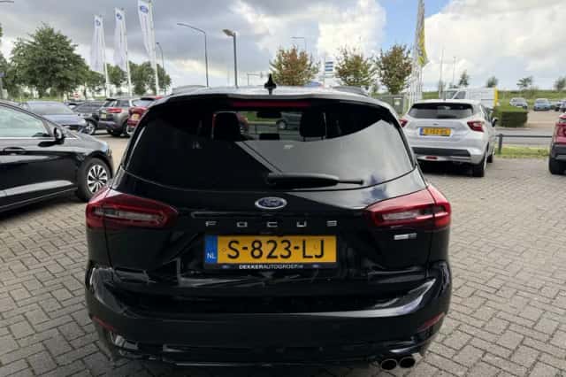 Ford Focus (2023) thumbnail 5
