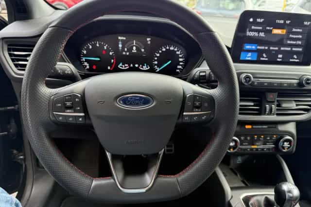 Ford Focus (2023) thumbnail 8