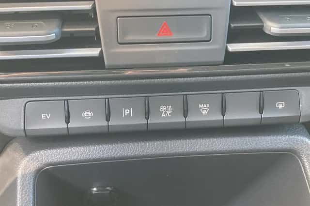 Ford Transit Connect (2024) thumbnail 24