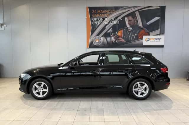 Audi A4 (2018) thumbnail 3