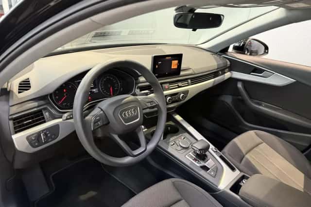 Audi A4 (2018) thumbnail 4