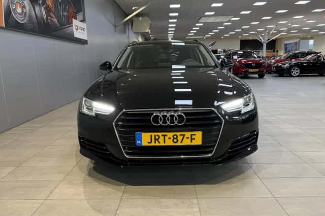 Audi A4 (2018) thumbnail 8