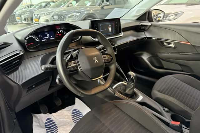 Peugeot 208 (2022) thumbnail 6