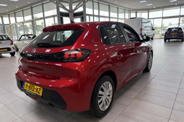 Peugeot 208 (2022) thumbnail 8