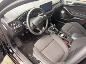 Ford Focus (2024) thumbnail 12