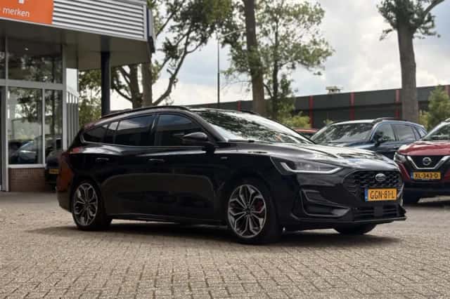 Ford Focus (2024) thumbnail 3