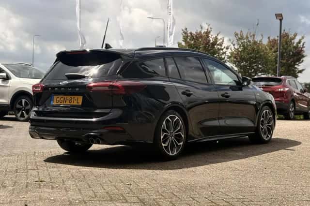 Ford Focus (2024) thumbnail 4