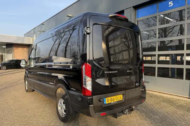 Ford Transit (2024) thumbnail 3