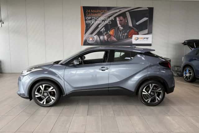 Toyota C-HR (2023) thumbnail 3