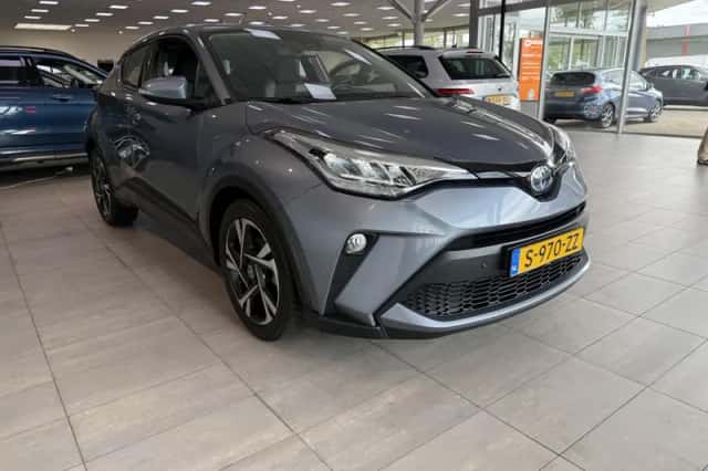Toyota C-HR (2023) thumbnail 5