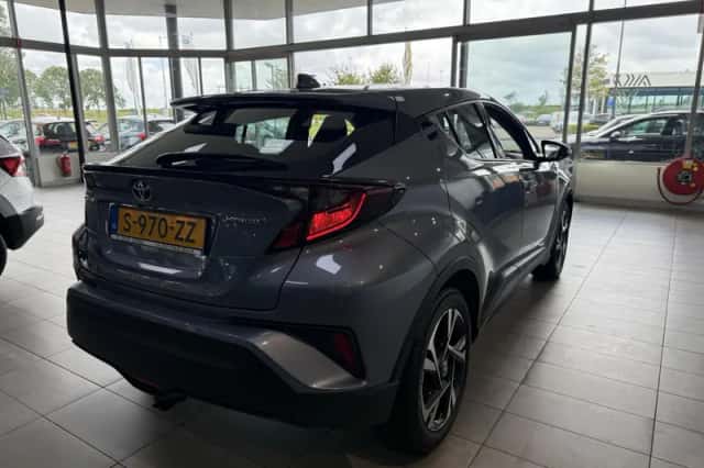 Toyota C-HR (2023) thumbnail 6
