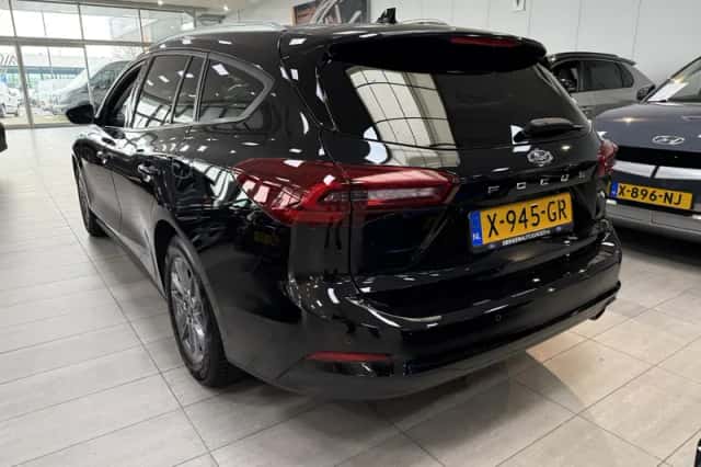 Ford Focus (2023) thumbnail 3