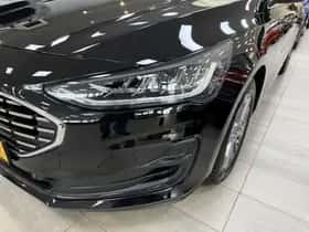 Ford Focus (2023) thumbnail 5