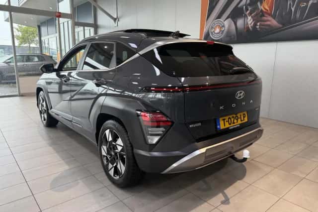 Hyundai Kona (2023) thumbnail 4