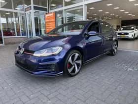 Volkswagen Golf (2018) thumbnail 2