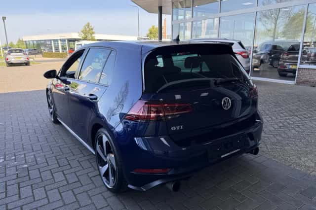 Volkswagen Golf (2018) thumbnail 4