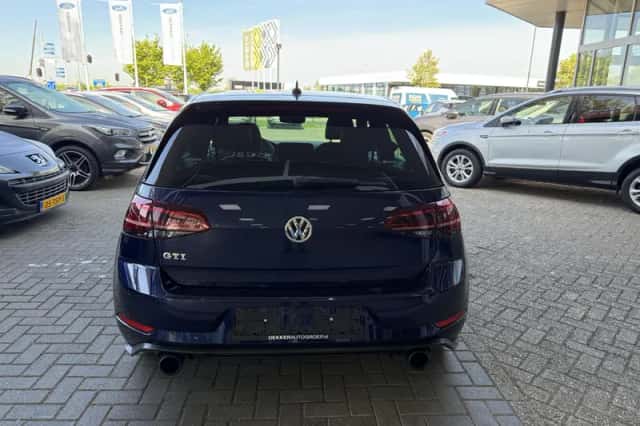 Volkswagen Golf (2018) thumbnail 7