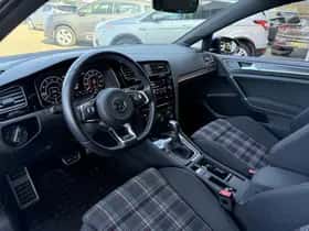 Volkswagen Golf (2018) thumbnail 9