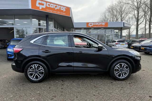Ford Kuga (2021) thumbnail 6