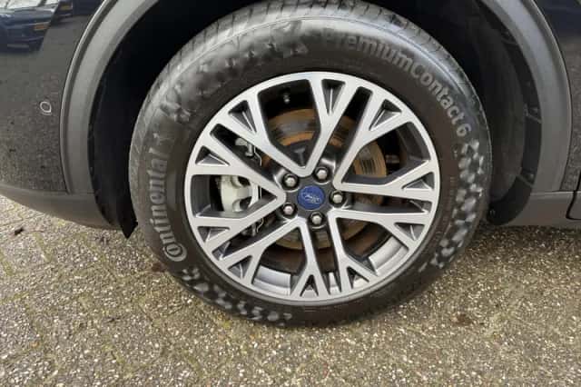 Ford Kuga (2021) thumbnail 10
