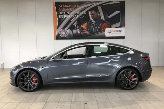 Tesla Model 3 (2019) thumbnail 2