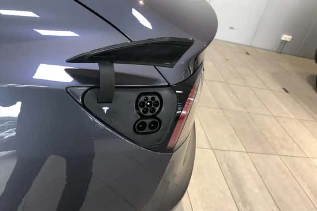 Tesla Model 3 (2019) thumbnail 13