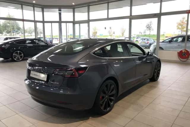 Tesla Model 3 (2019) thumbnail 3