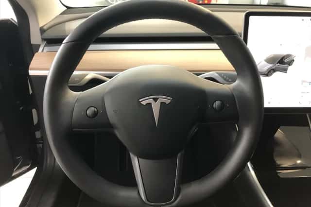 Tesla Model 3 (2019) thumbnail 21