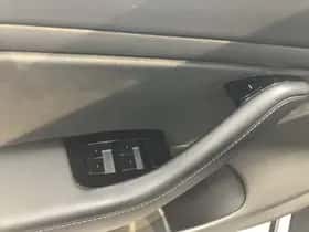 Tesla Model 3 (2019) thumbnail 26