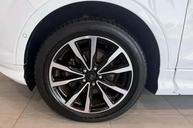 Ford Kuga (2017) thumbnail 6