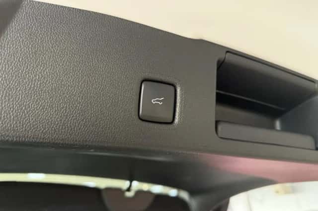 Ford Kuga (2025) thumbnail 11