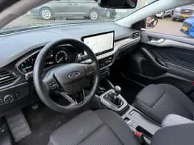Ford Focus (2023) thumbnail 12