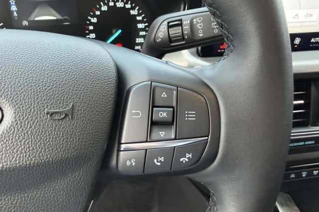 Ford Focus (2023) thumbnail 16