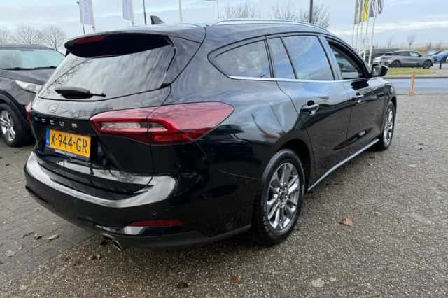 Ford Focus (2023) thumbnail 4
