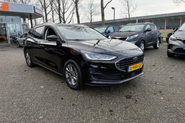 Ford Focus (2023) thumbnail 7
