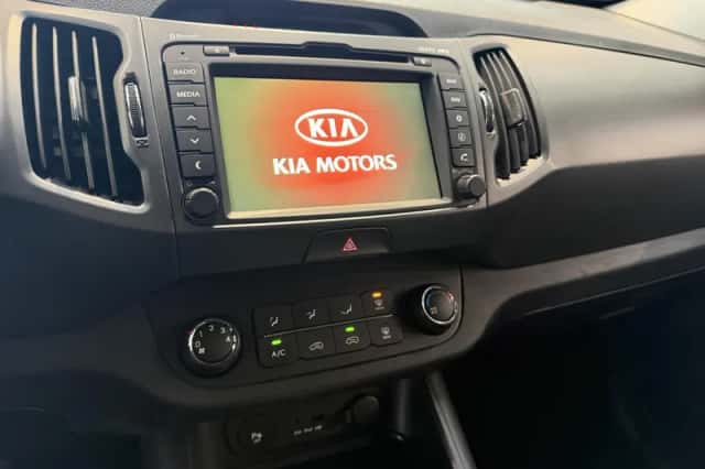 Kia Sportage (2012) thumbnail 11