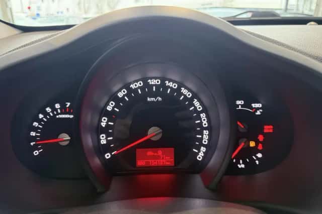 Kia Sportage (2012) thumbnail 10
