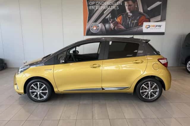 Toyota Yaris (2019) thumbnail 3