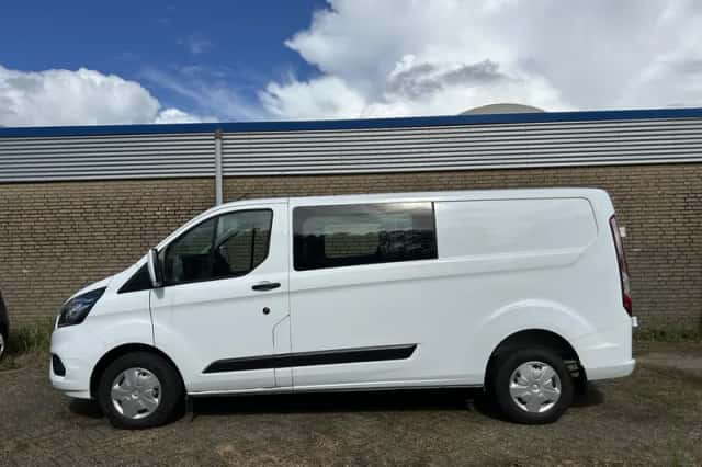 Ford Transit Custom (2023) thumbnail 2