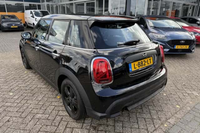 MINI One (2021) thumbnail 3