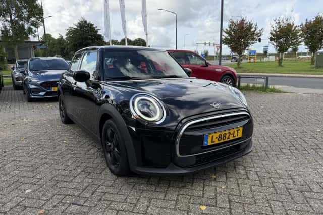 MINI One (2021) thumbnail 5