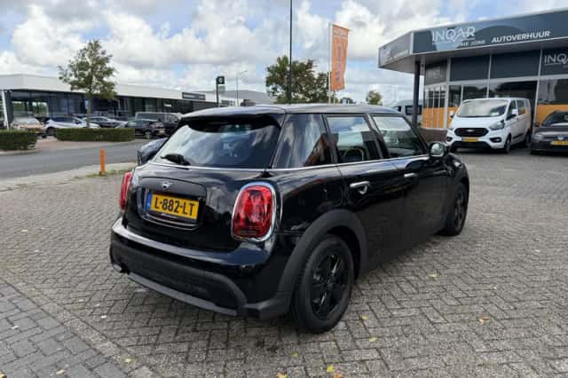 MINI One (2021) thumbnail 6