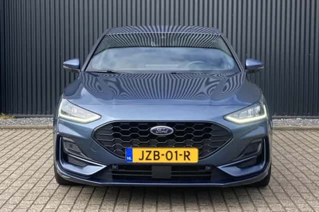 Ford Focus (2023) thumbnail 2