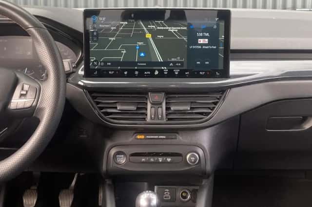 Ford Focus (2023) thumbnail 11