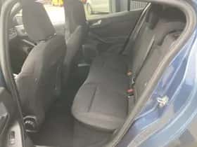 Ford Focus (2023) thumbnail 17