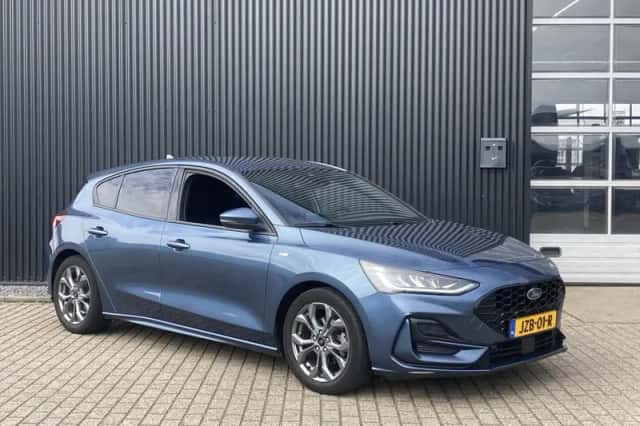 Ford Focus (2023) thumbnail 3