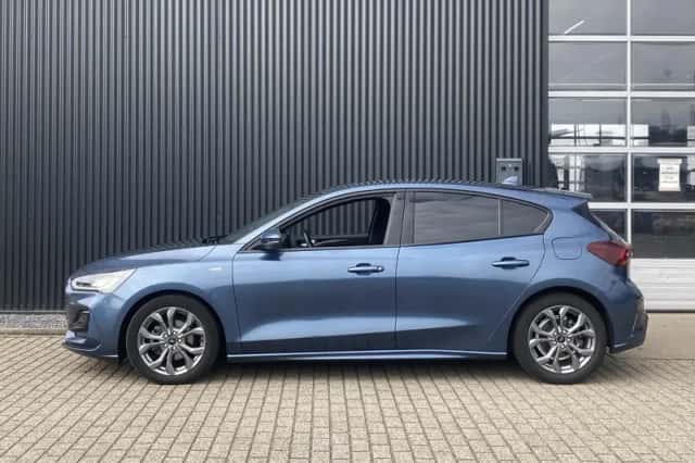 Ford Focus (2023) thumbnail 4