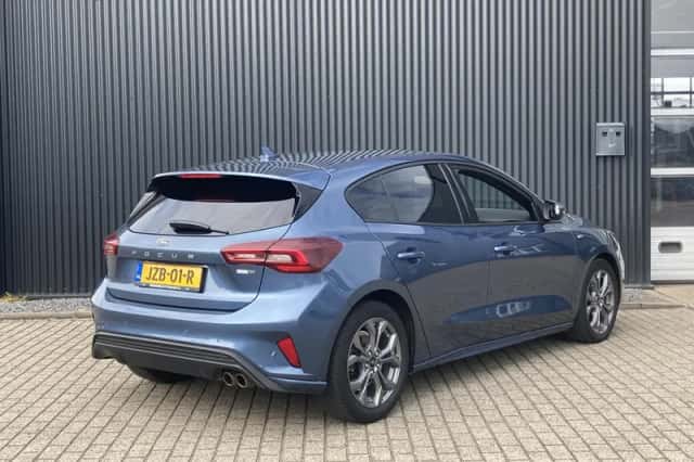 Ford Focus (2023) thumbnail 6