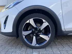 Ford Fiesta (2020) thumbnail 3