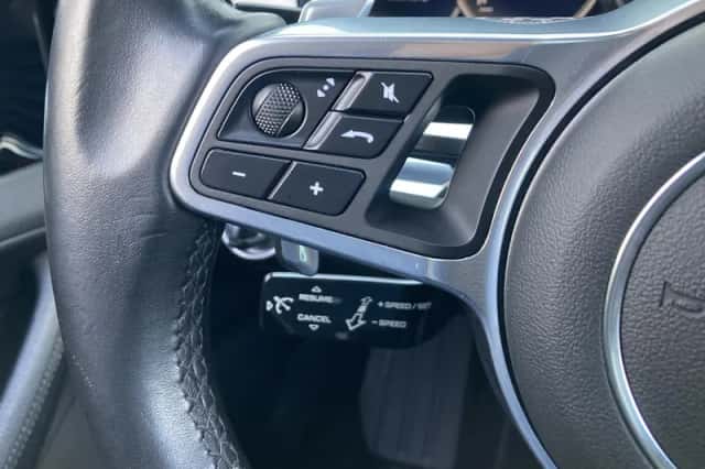 Porsche Panamera (2018) thumbnail 17